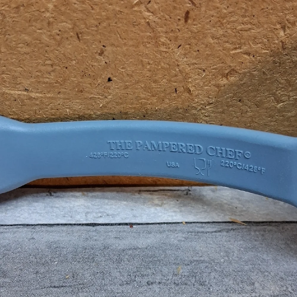 Pampered Chef Blue Nylon Slotted Heat Resistant Turner/Spatula